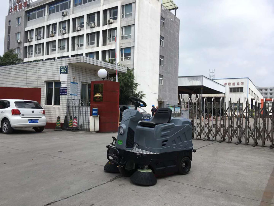 成都大通路桥采购OS-V1扫地机