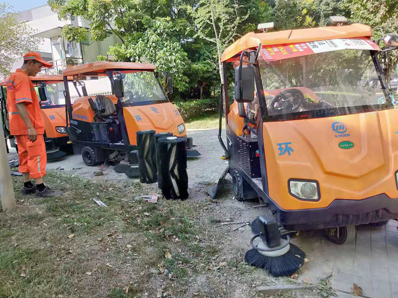 成都扫地机扫地车维保至美环卫
