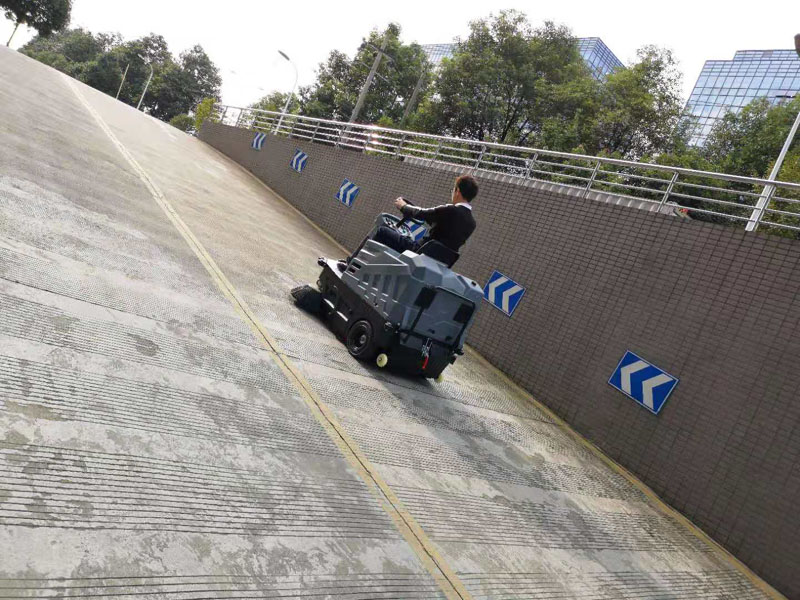 成都扫地机扫地车的结构