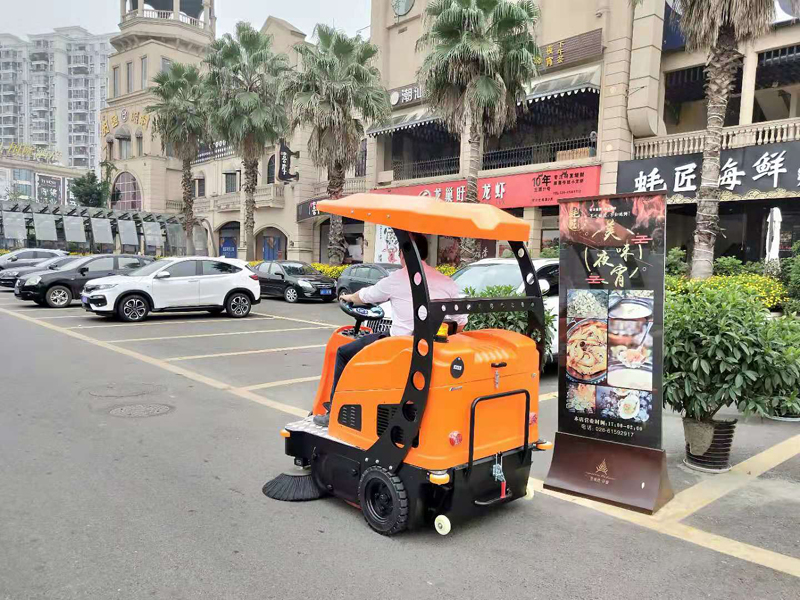 成都扫地机扫地车在丹佳保洁